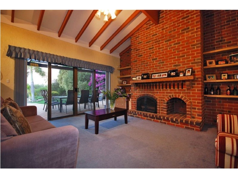 42 Lakeview Drive, Edgewater WA 6027