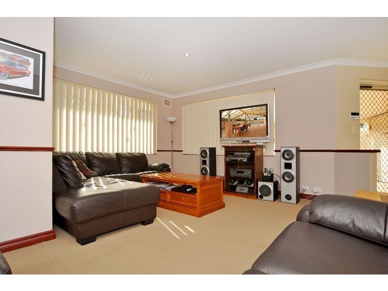 2 Tweed Road, Wanneroo WA 6065