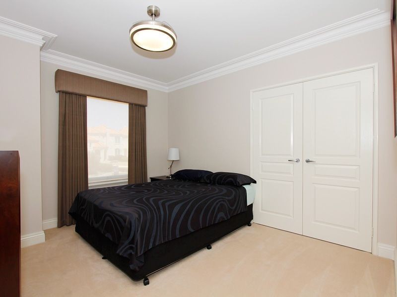 2 Cavello View, Iluka WA 6028