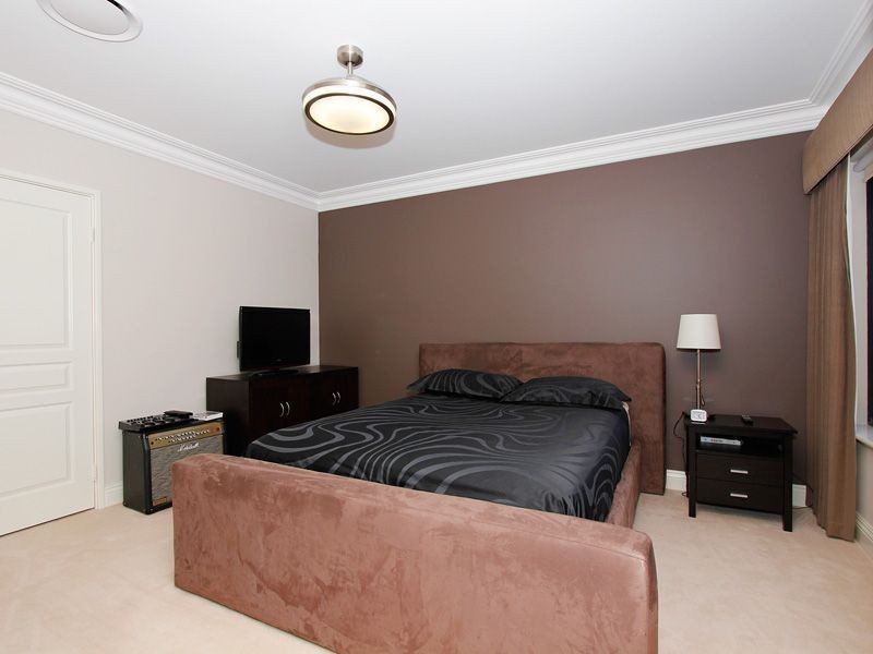 2 Cavello View, Iluka WA 6028