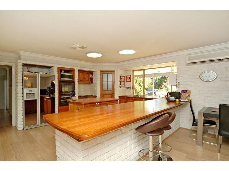 43 Wildflower Drive, Carramar WA 6031