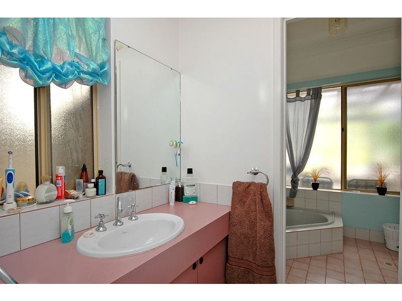 43 Wildflower Drive, Carramar WA 6031