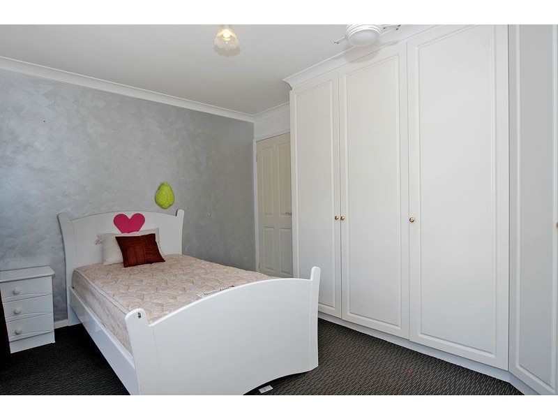 43 Wildflower Drive, Carramar WA 6031