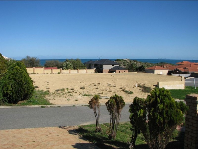 2 Courageous Place, Ocean Reef WA 6027