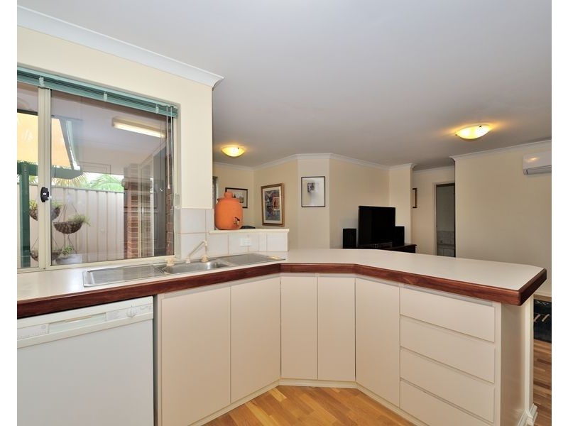 38 Eastleigh Loop, Currambine WA 6028