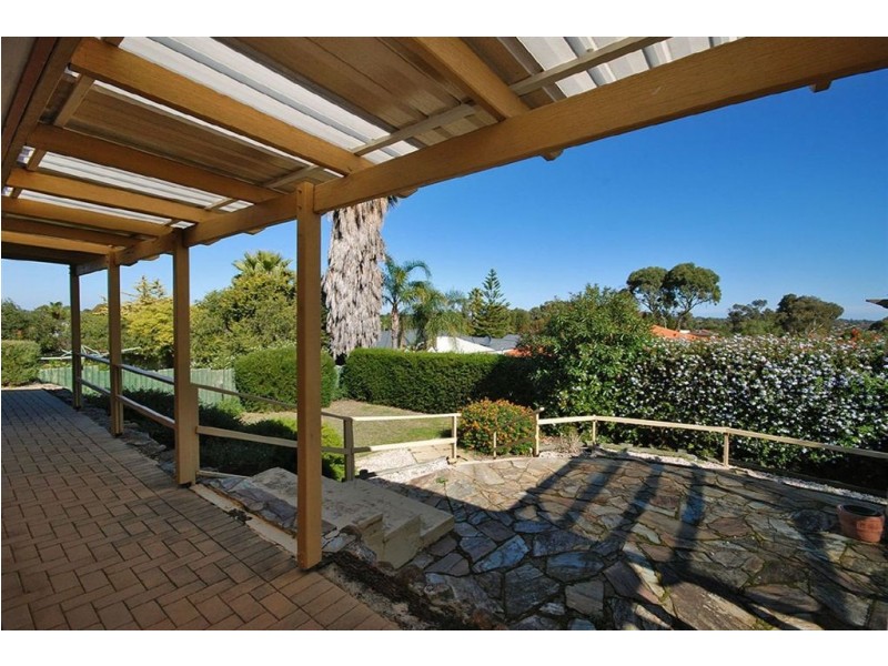 25 Treetop Avenue, Edgewater WA 6027