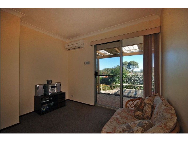 25 Treetop Avenue, Edgewater WA 6027