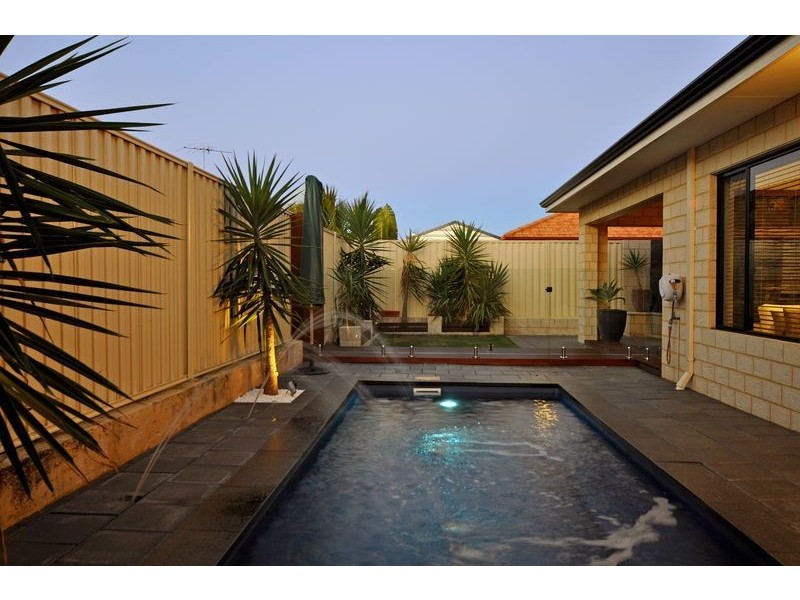 6 Craighall Turn, Madeley WA 6065