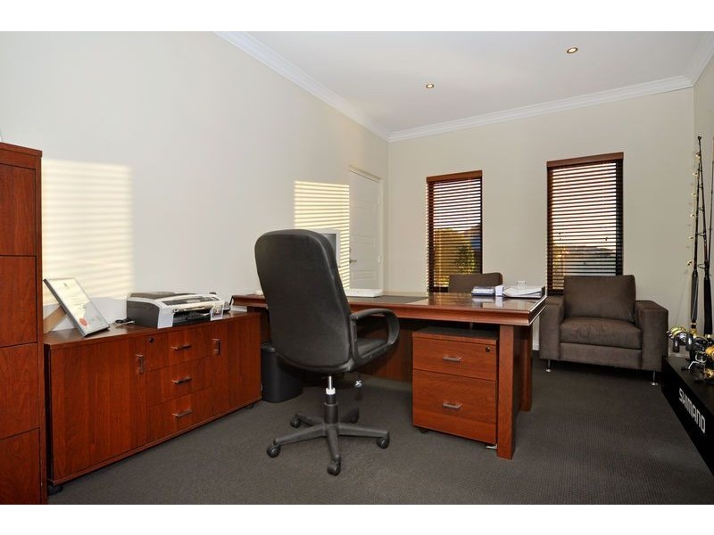 6 Craighall Turn, Madeley WA 6065