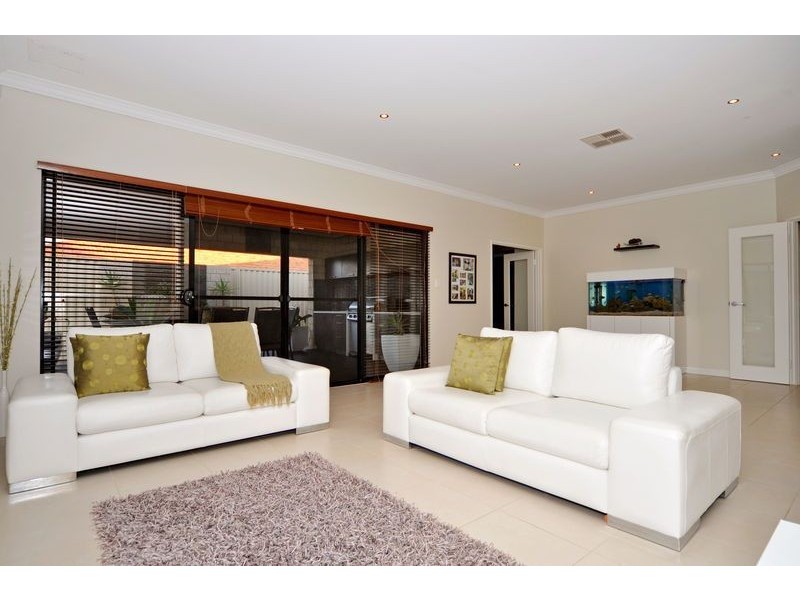6 Craighall Turn, Madeley WA 6065