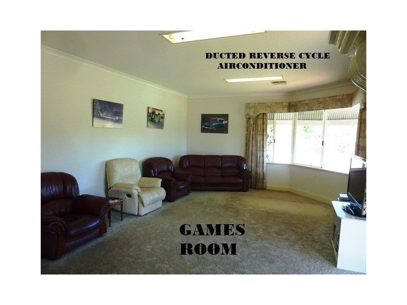 19 Honey Street, Mariginiup WA 6065