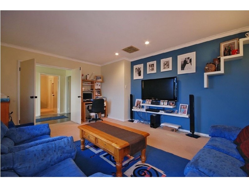 82 Civic Drive, Wanneroo WA 6065