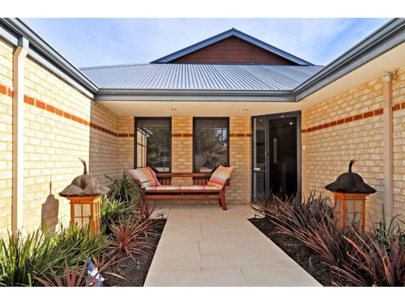 8 Strathalbyn Loop, Carramar WA 6031