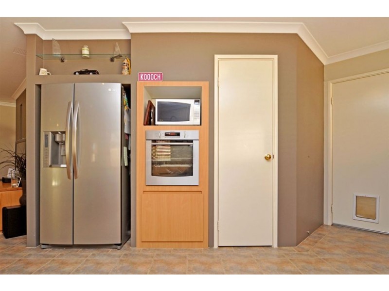 8 Strathalbyn Loop, Carramar WA 6031