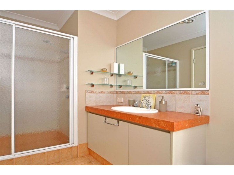 8 Strathalbyn Loop, Carramar WA 6031