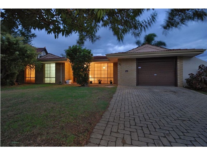 32 Lakeview Drive, Edgewater WA 6027