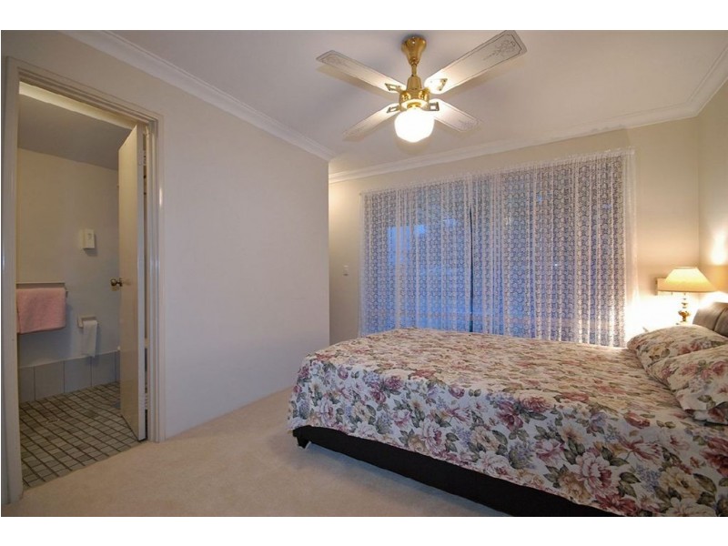 32 Lakeview Drive, Edgewater WA 6027