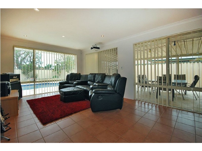 22 Frond Circuit, Banksia Grove WA 6031