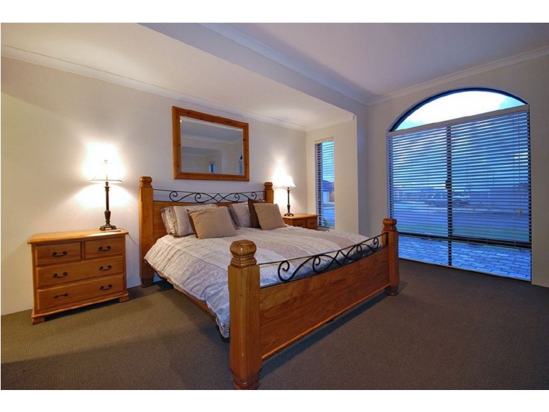 2 Naismith Road, Tapping WA 6065