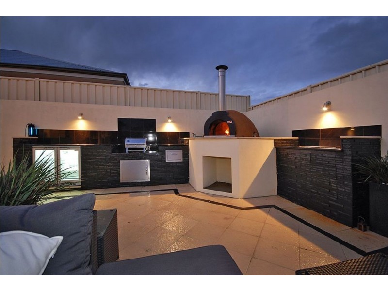 2 Naismith Road, Tapping WA 6065