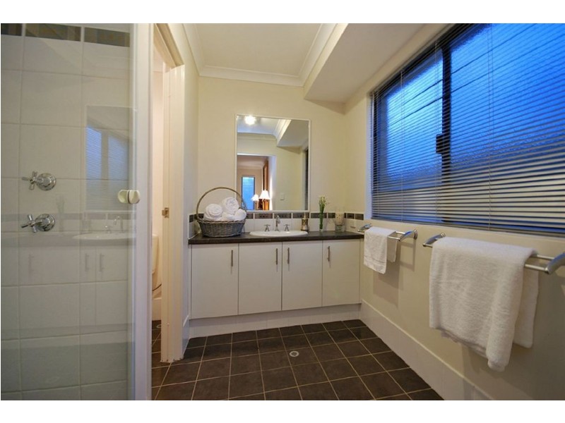 2 Naismith Road, Tapping WA 6065