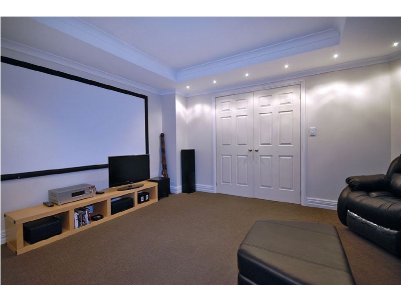 2 Naismith Road, Tapping WA 6065