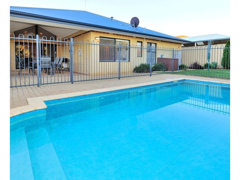 113 Clydebank Crescent, Kinross WA 6028