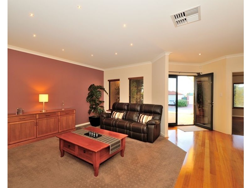 113 Clydebank Crescent, Kinross WA 6028