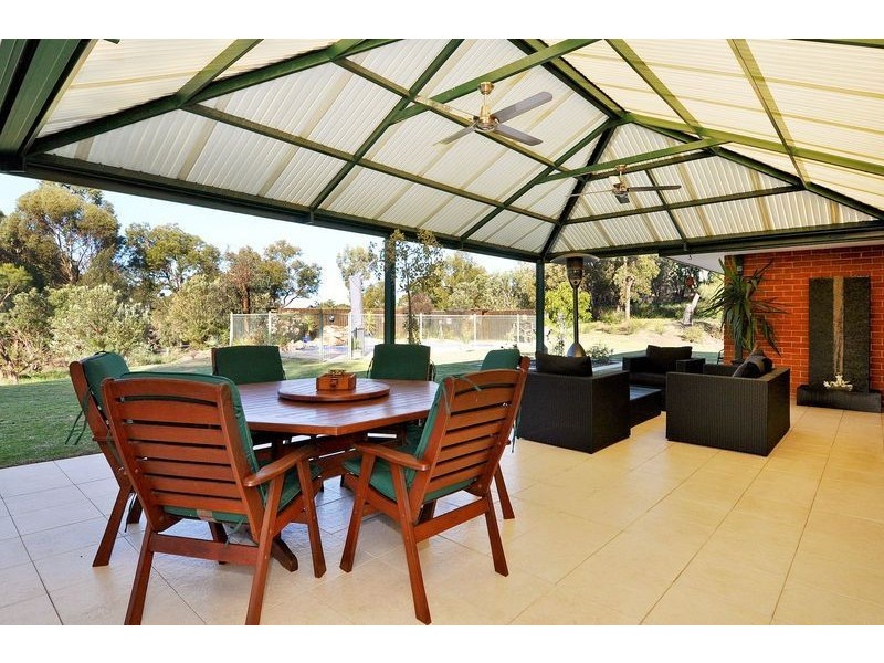 70 Lakelands Drive, Gnangara WA 6077