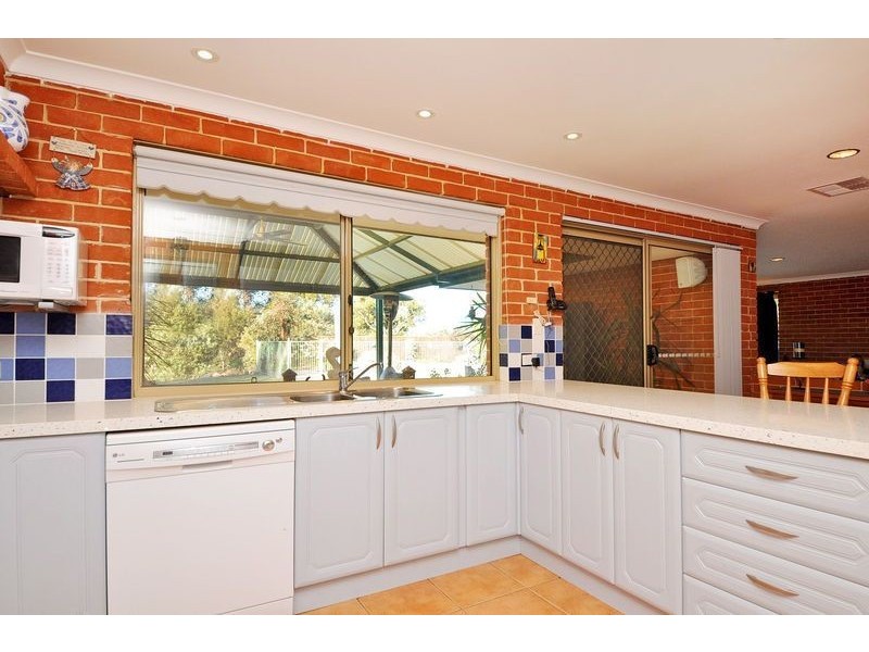 70 Lakelands Drive, Gnangara WA 6077