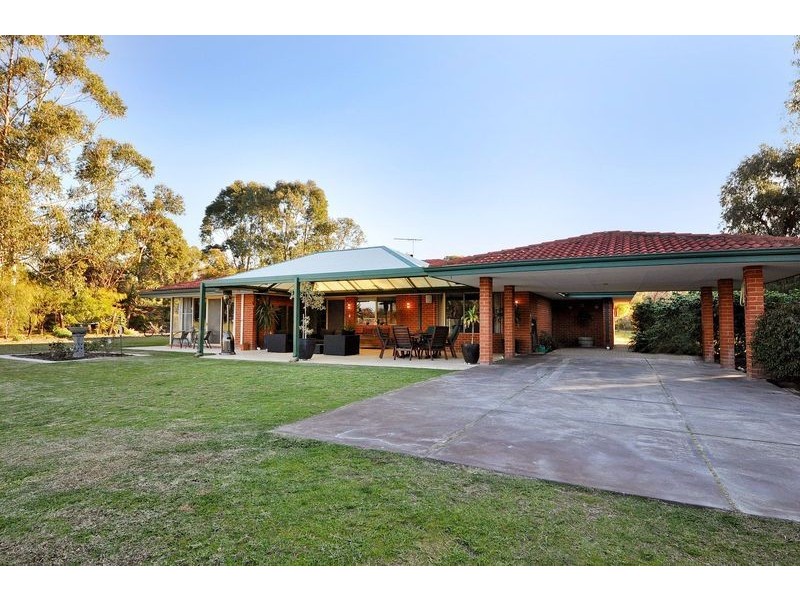 70 Lakelands Drive, Gnangara WA 6077