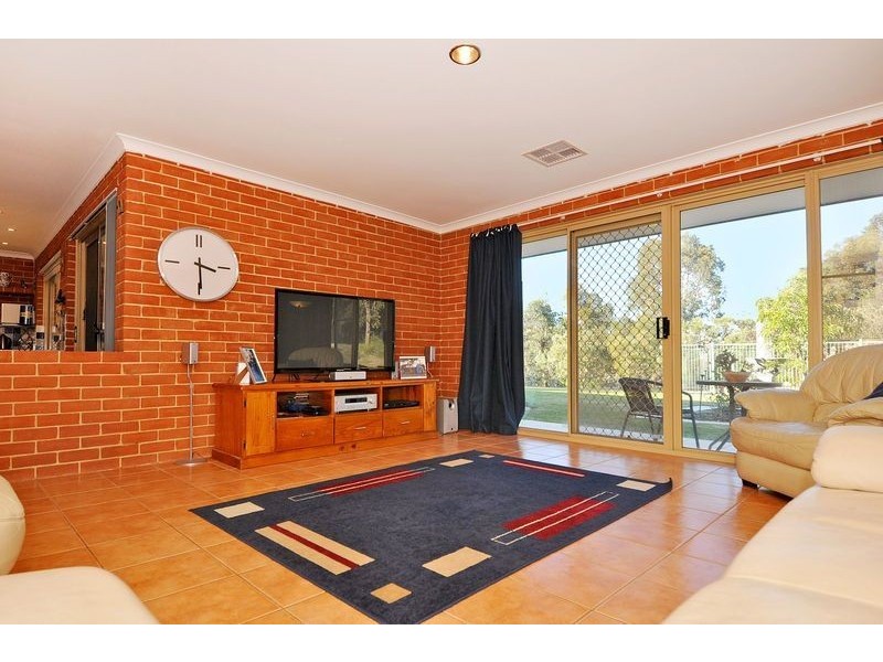 70 Lakelands Drive, Gnangara WA 6077