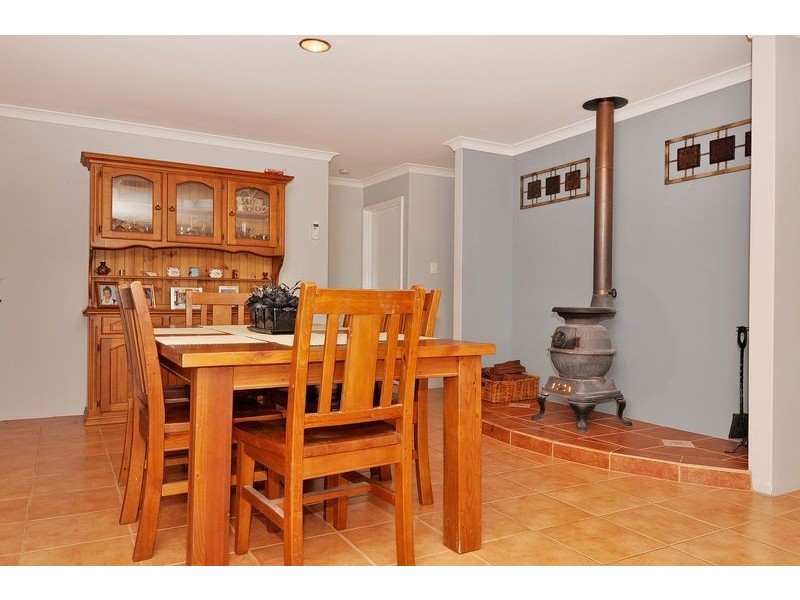 70 Lakelands Drive, Gnangara WA 6077