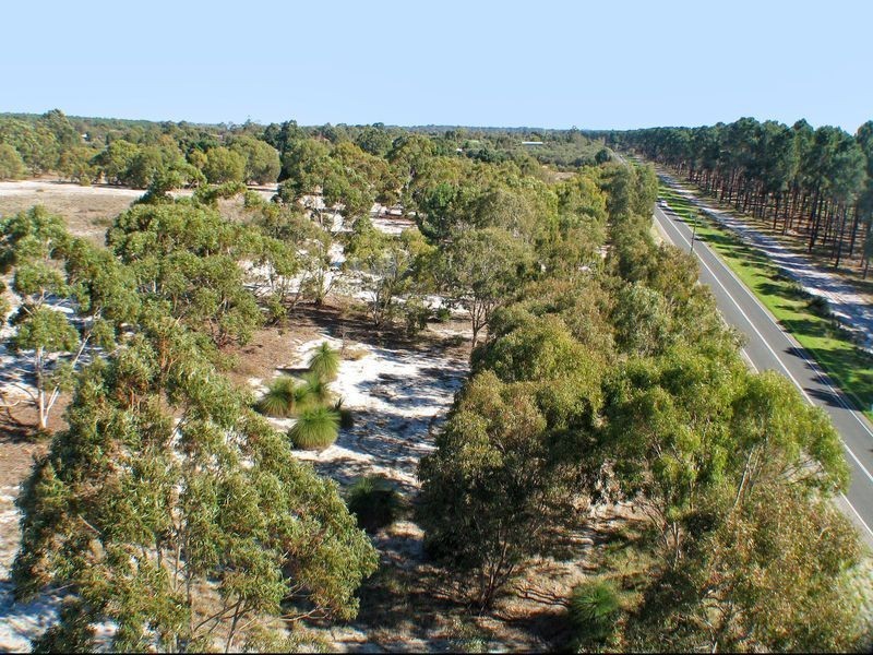 494 Neaves Road, Mariginiup WA 6065