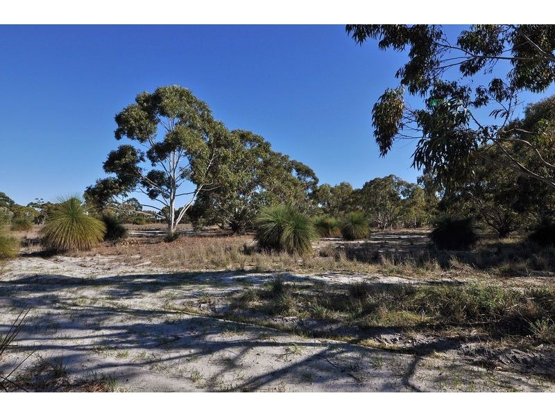 494 Neaves Road, Mariginiup WA 6065