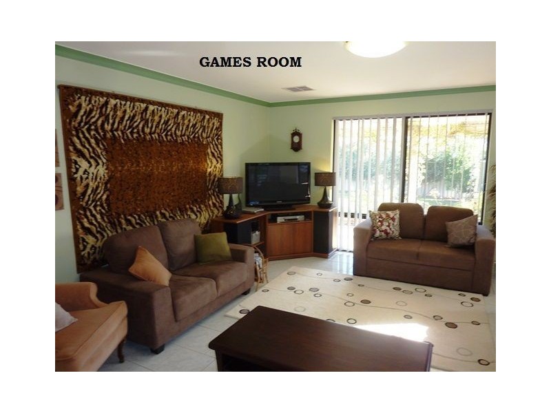 11 Theydon Grove, Two Rocks WA 6037