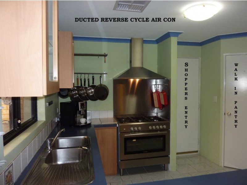 11 Theydon Grove, Two Rocks WA 6037