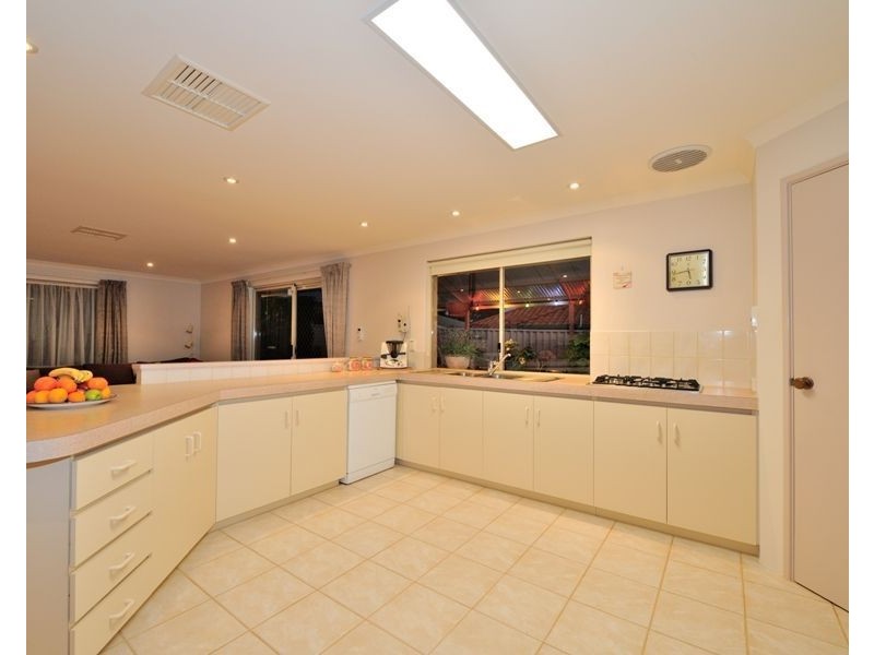 78 Kinross Drive, Kinross WA 6028