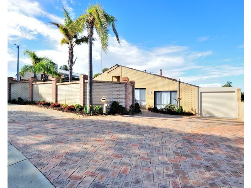 5 Gael Place, Kallaroo WA 6025