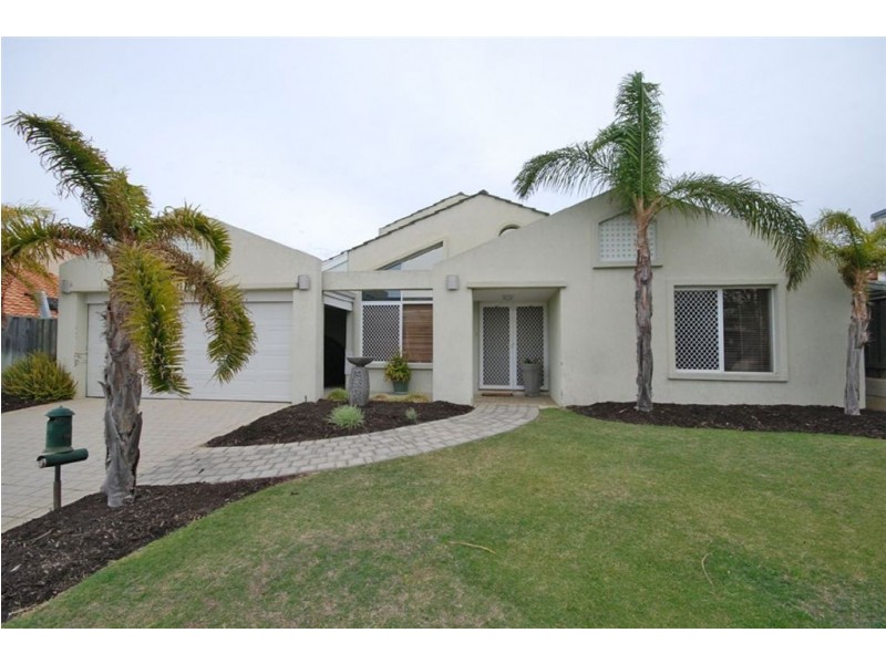 4 Monclair Pass, Currambine WA 6028