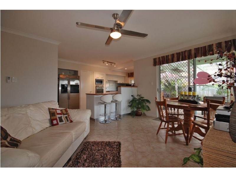 4 Monclair Pass, Currambine WA 6028