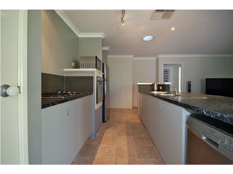 5 Auckland Way, Hocking WA 6065
