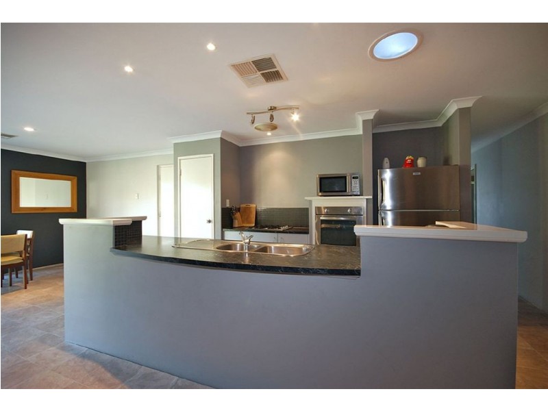 5 Auckland Way, Hocking WA 6065