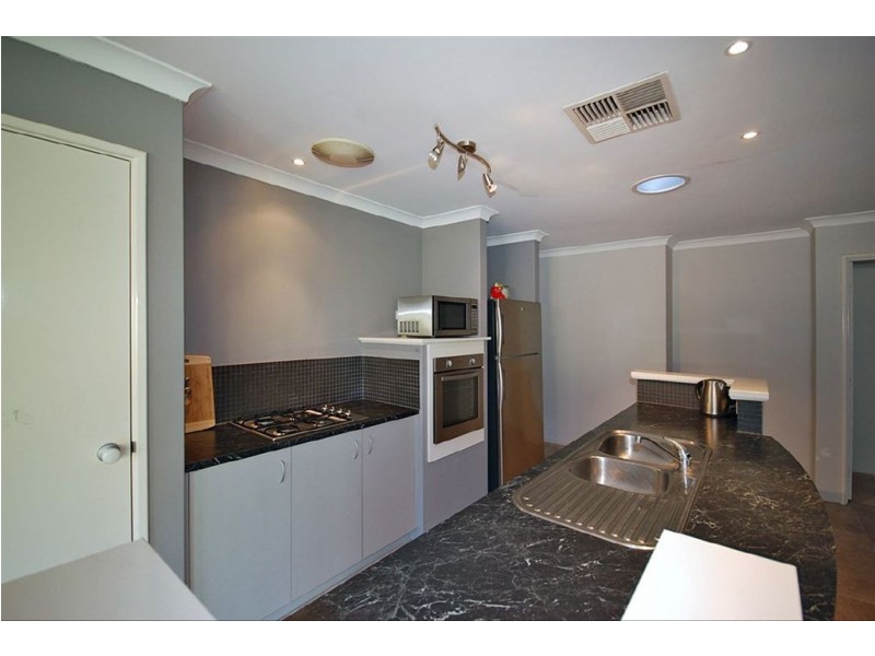 5 Auckland Way, Hocking WA 6065
