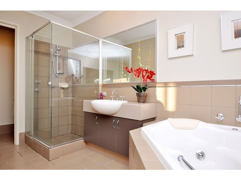 84 Regency Avenue, Madeley WA 6065