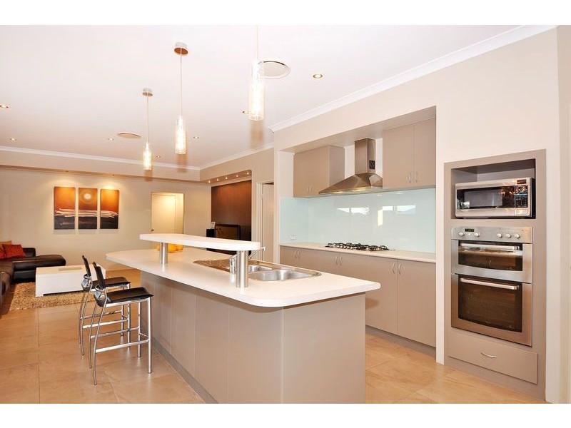 84 Regency Avenue, Madeley WA 6065