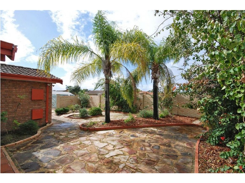 7 Ulcombe Street, Marangaroo WA 6064