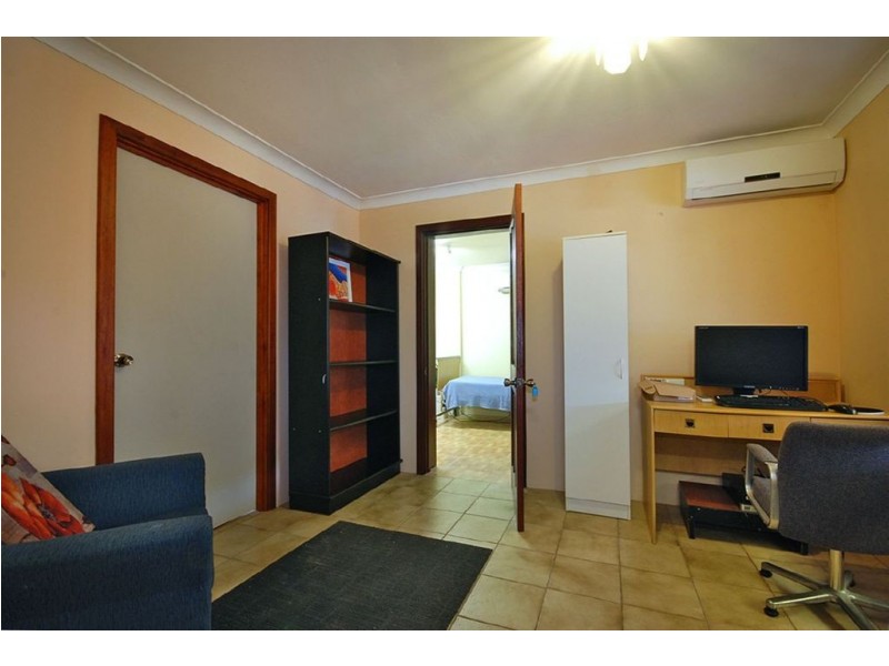 7 Ulcombe Street, Marangaroo WA 6064