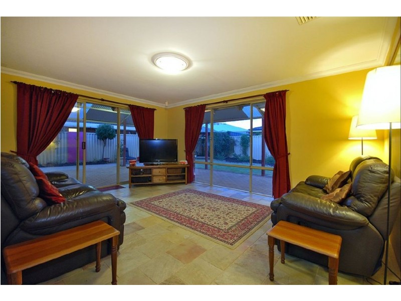 10 Camarino Drive, Woodvale WA 6026