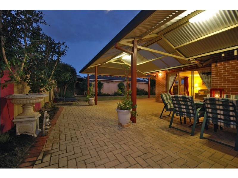 10 Camarino Drive, Woodvale WA 6026